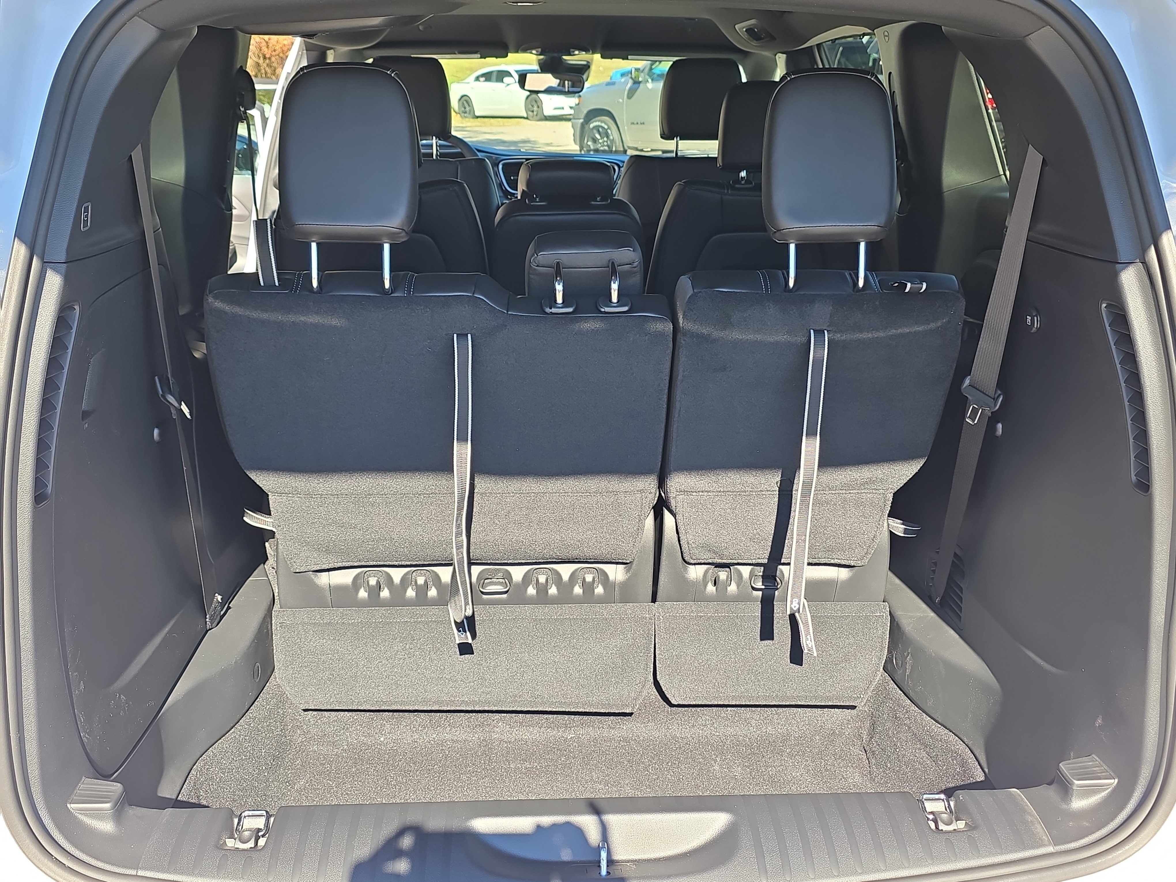 New 2026 Chrysler Pacifica Select image 14