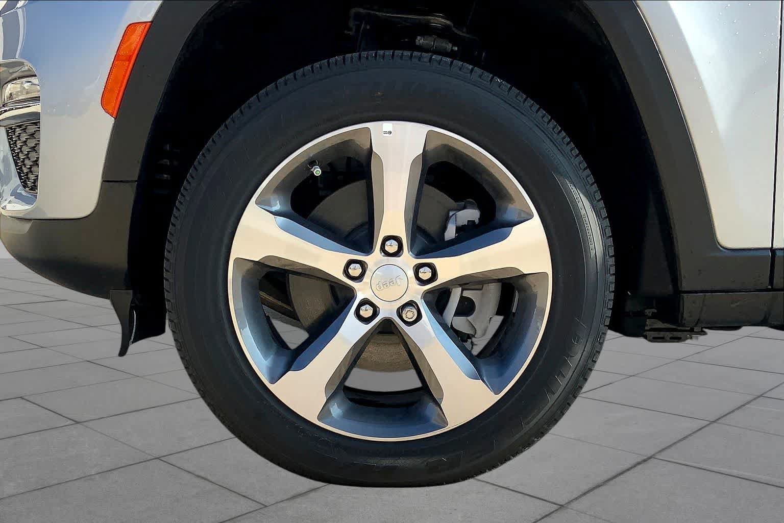 New 2023 Jeep Grand Cherokee 4WD 4xe image 11