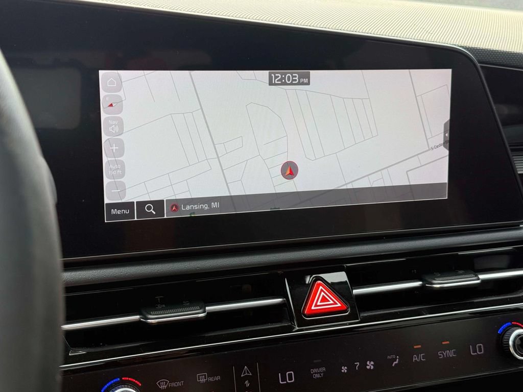 Used 2023 Kia Niro SX Touring FWD image 25