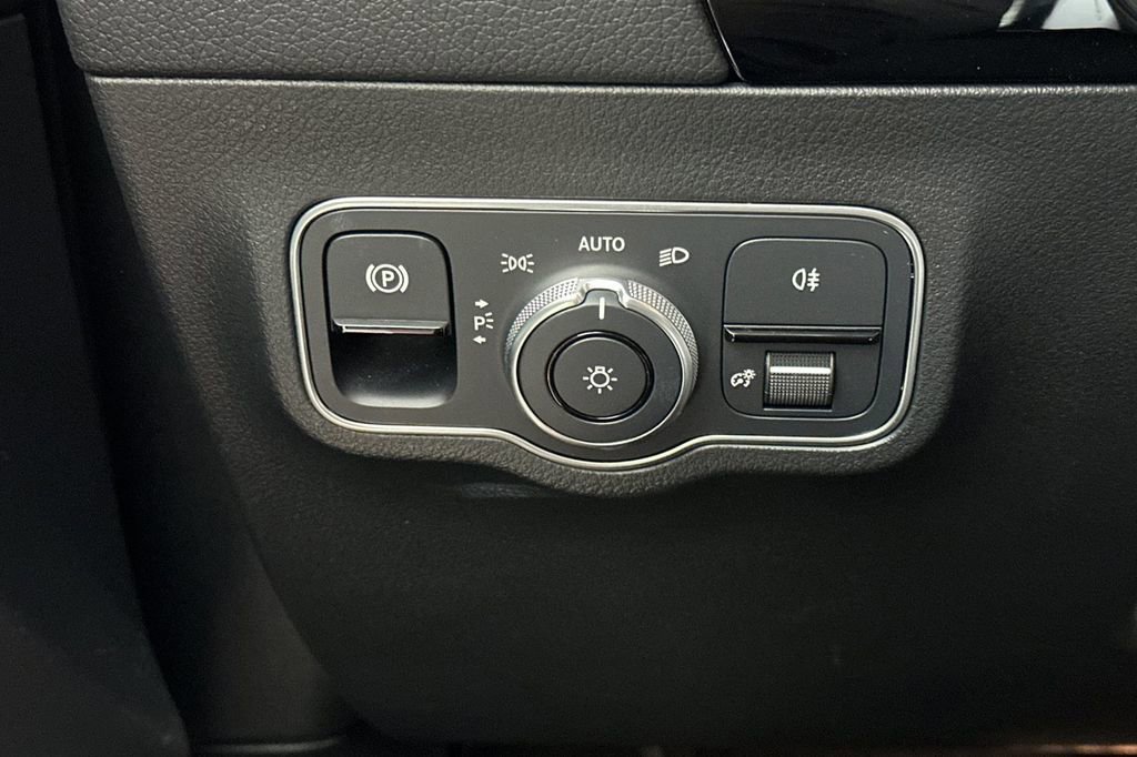 Certified 2023 Mercedes-Benz GLA 250 4MATIC image 35
