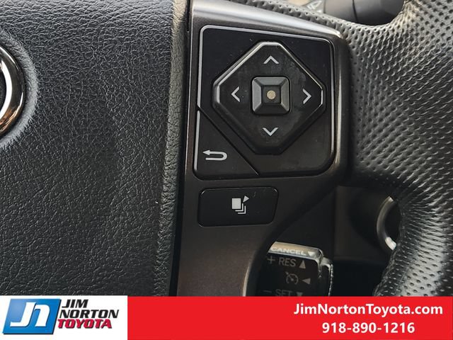 Used 2017 Toyota Tacoma TRD Off-Road w/ Tow Package (A/T) AWD/4WD image 29