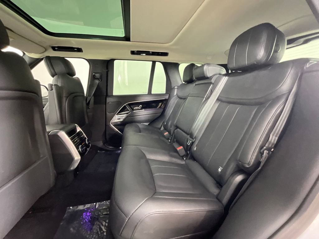 Certified 2024 Land Rover Range Rover SE AWD/4WD image 25