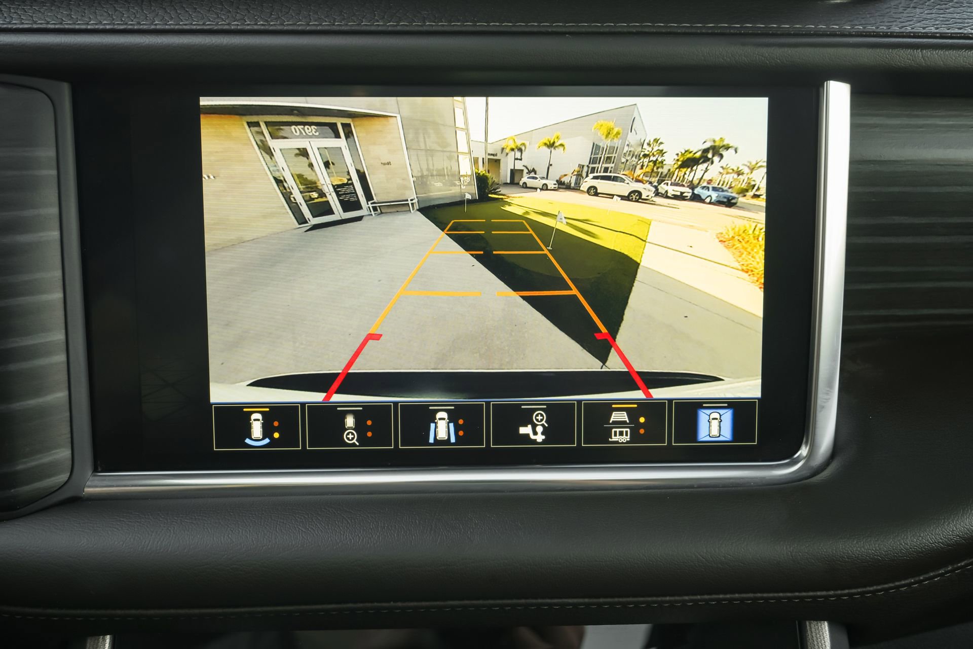 Used 2024 GMC Yukon XL Denali image 13