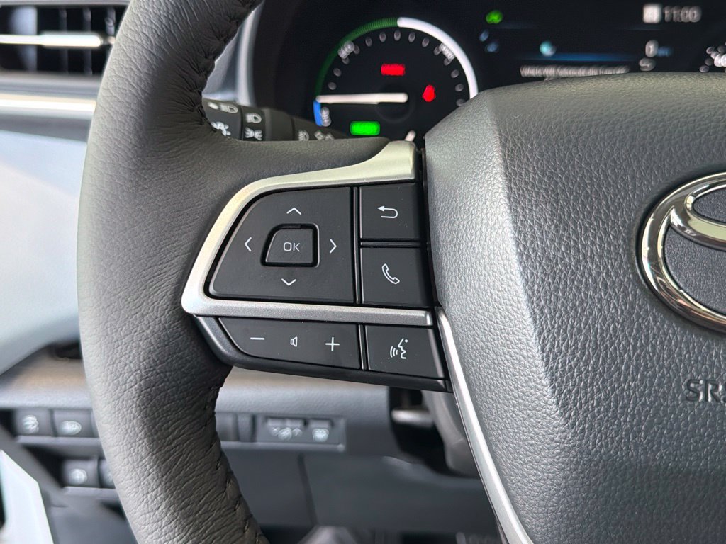 New 2026 Toyota Sienna XLE AWD/4WD image 22