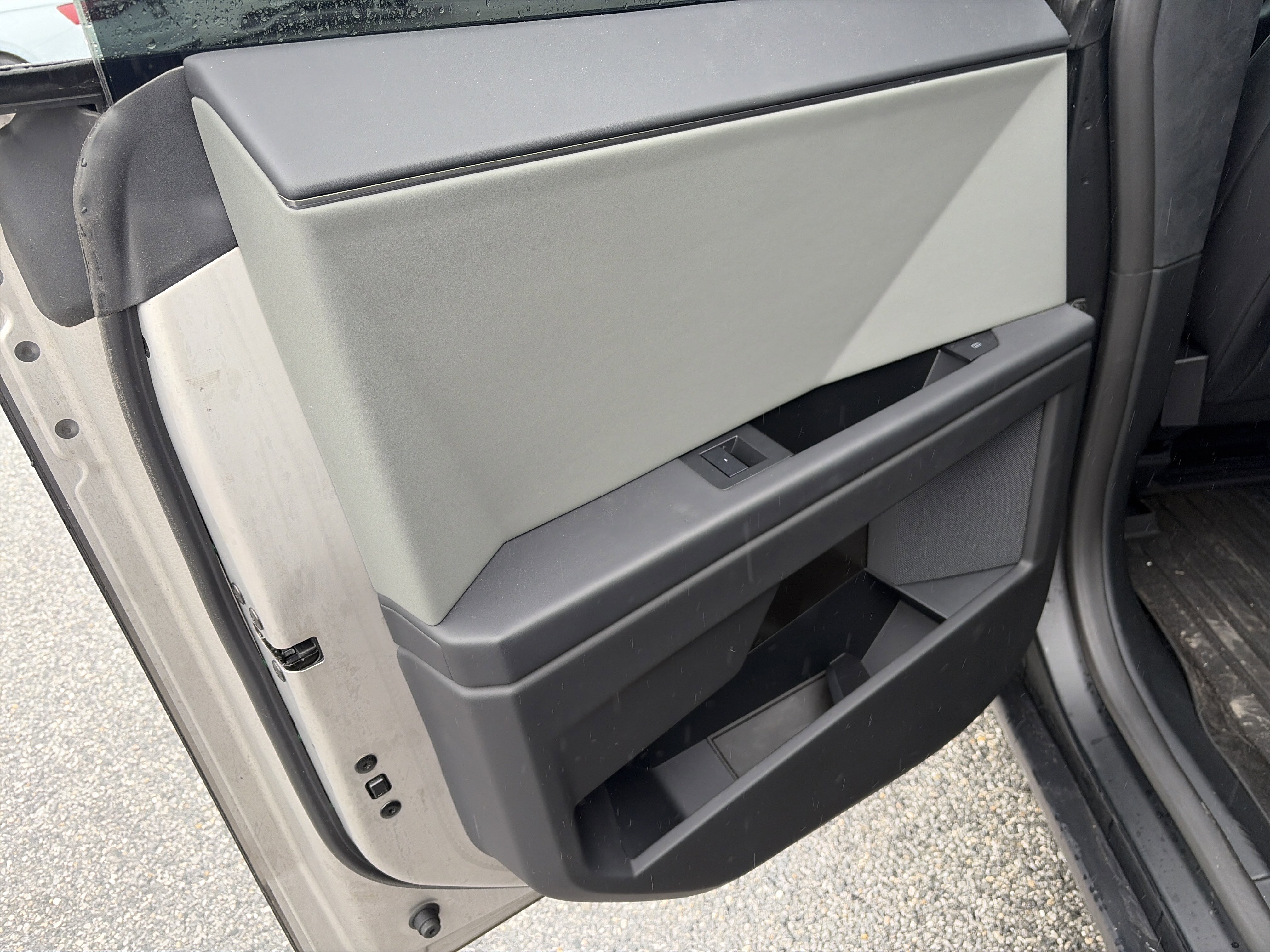 Used 2024 Tesla Cybertruck Cyberbeast image 17