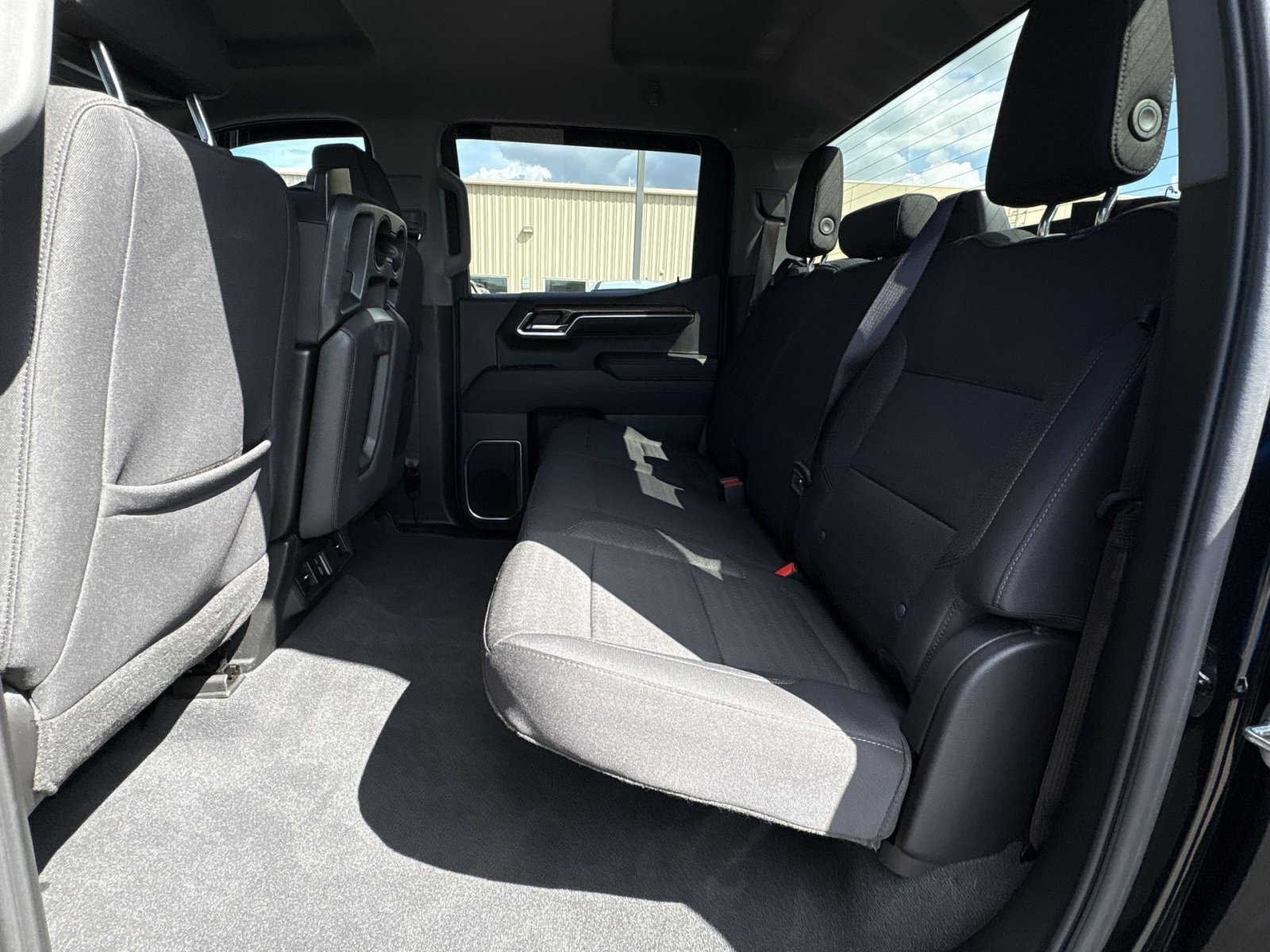 Used 2023 Chevrolet Silverado 1500 LT AWD/4WD image 24