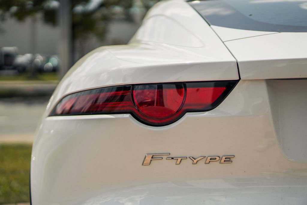 Used 2020 Jaguar F-TYPE R-Dynamic image 11