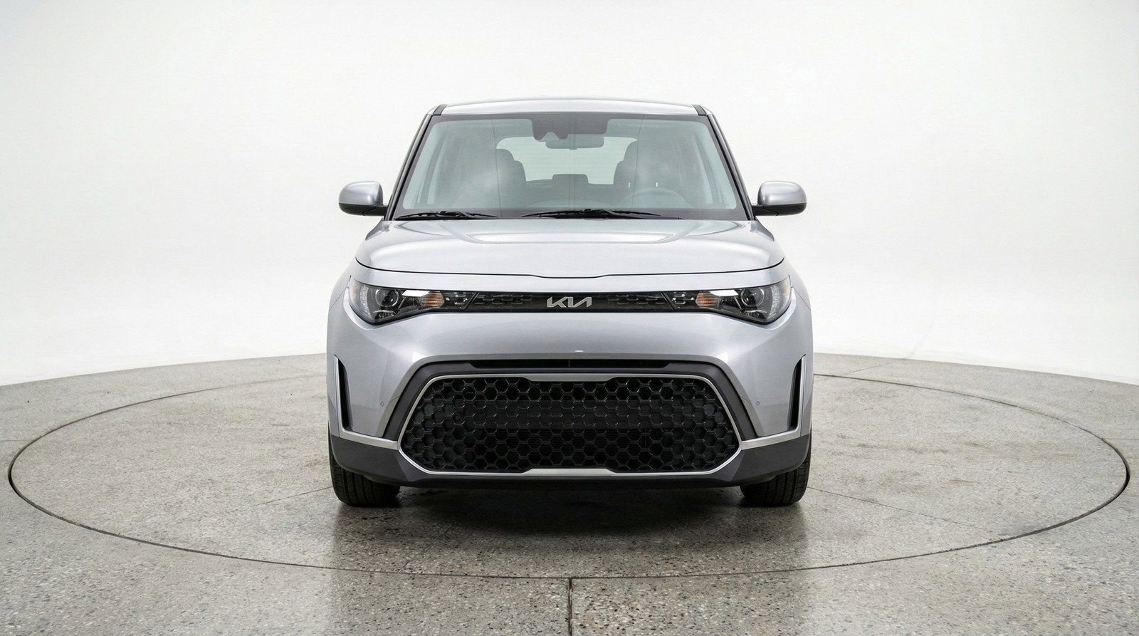 Used 2025 Kia Soul LX w/ LX Technology Package image 2