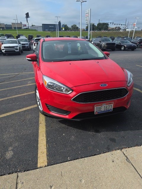 Used 2015 Ford Focus SE FWD image 2