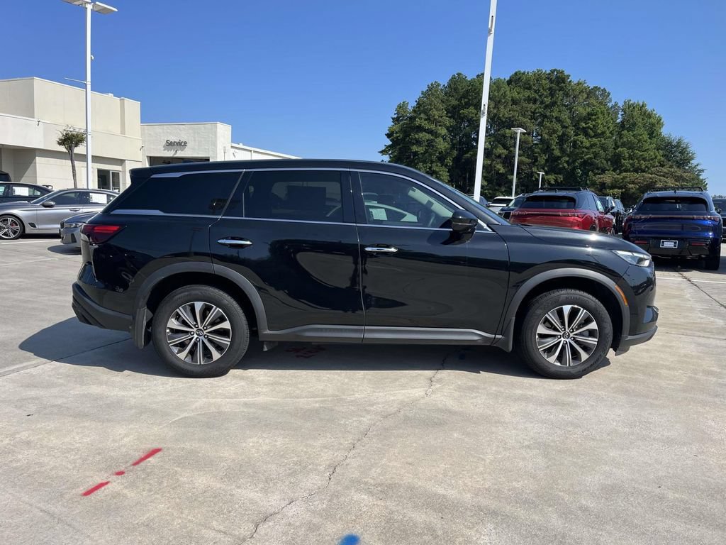 Used 2025 INFINITI QX60 Pure FWD image 2