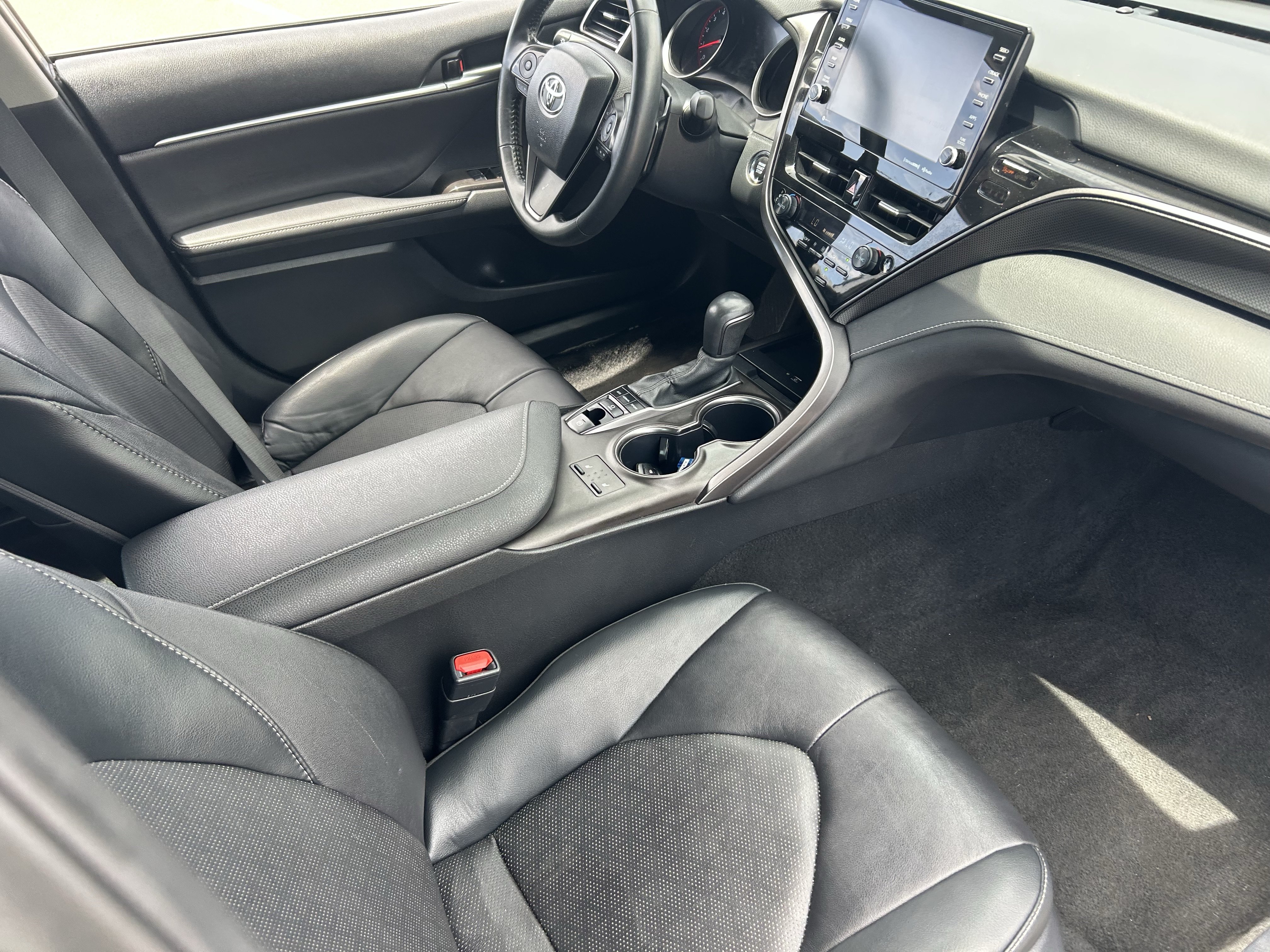 Used 2024 Toyota Camry XSE FWD image 12