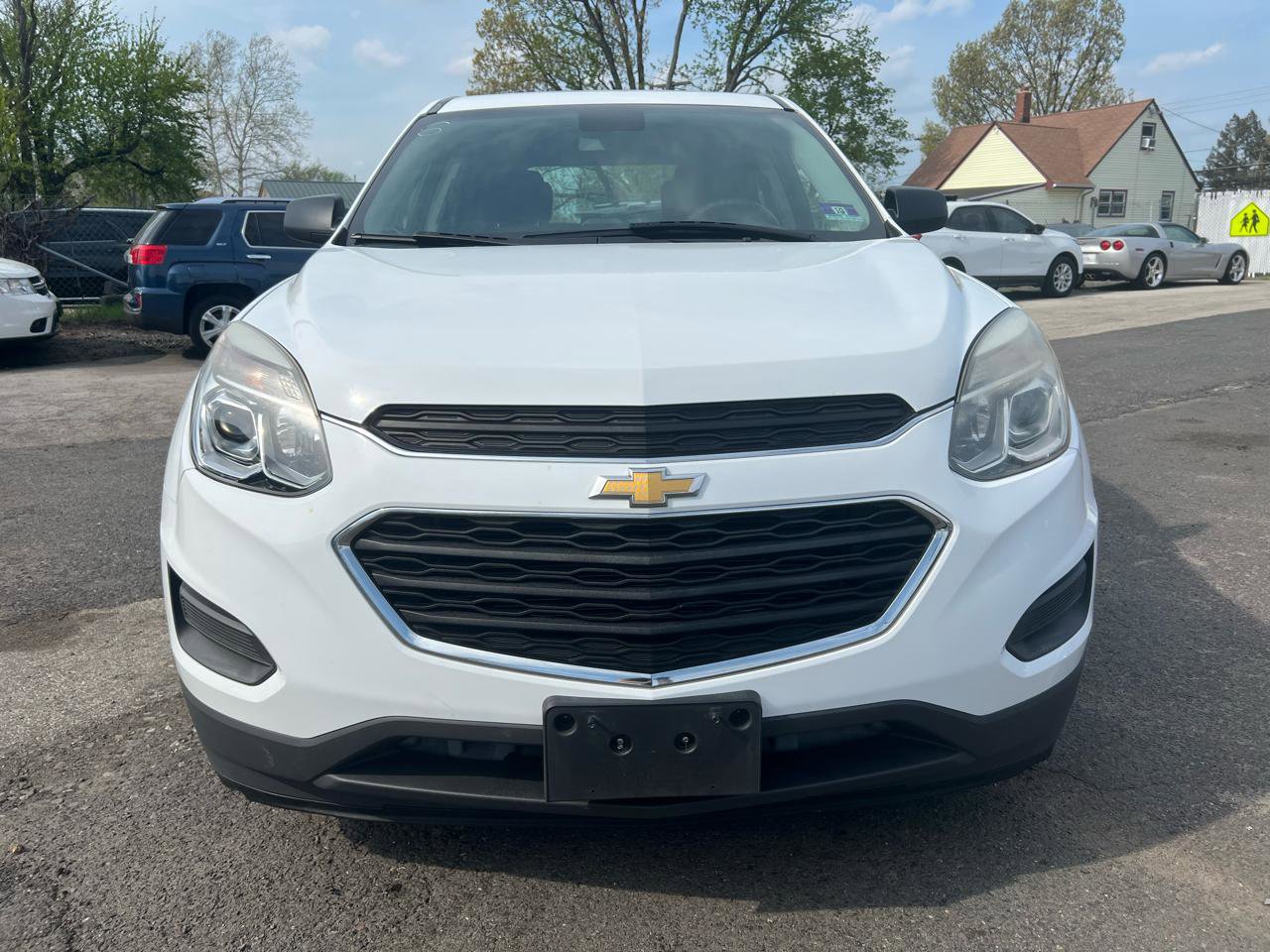 Used 2017 Chevrolet Equinox LS FWD image 2