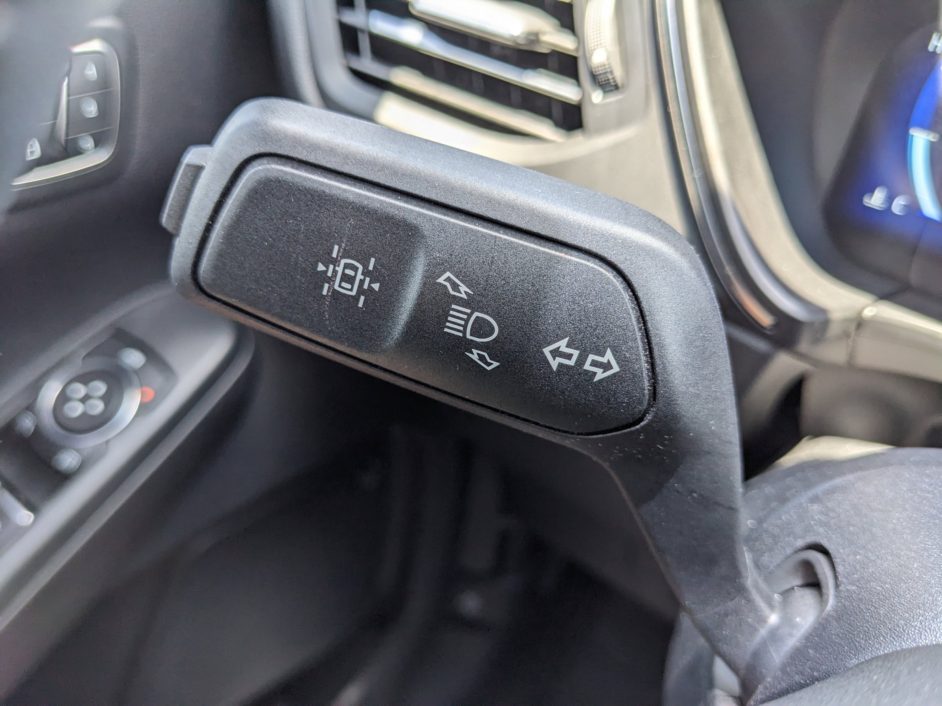 Used 2021 Ford Escape Titanium FWD image 34