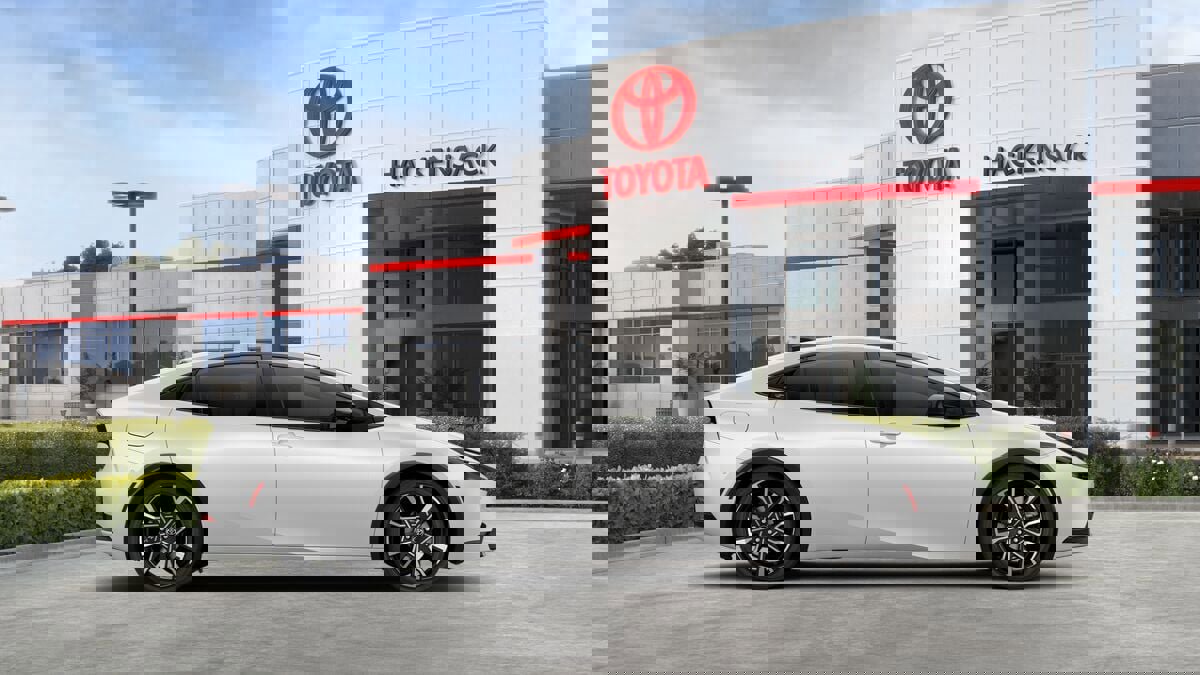 New 2026 Toyota Prius Plug-In Hybrid image 12