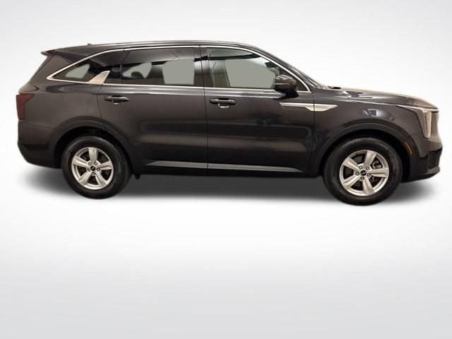 Certified 2025 Kia Sorento LX FWD image 4
