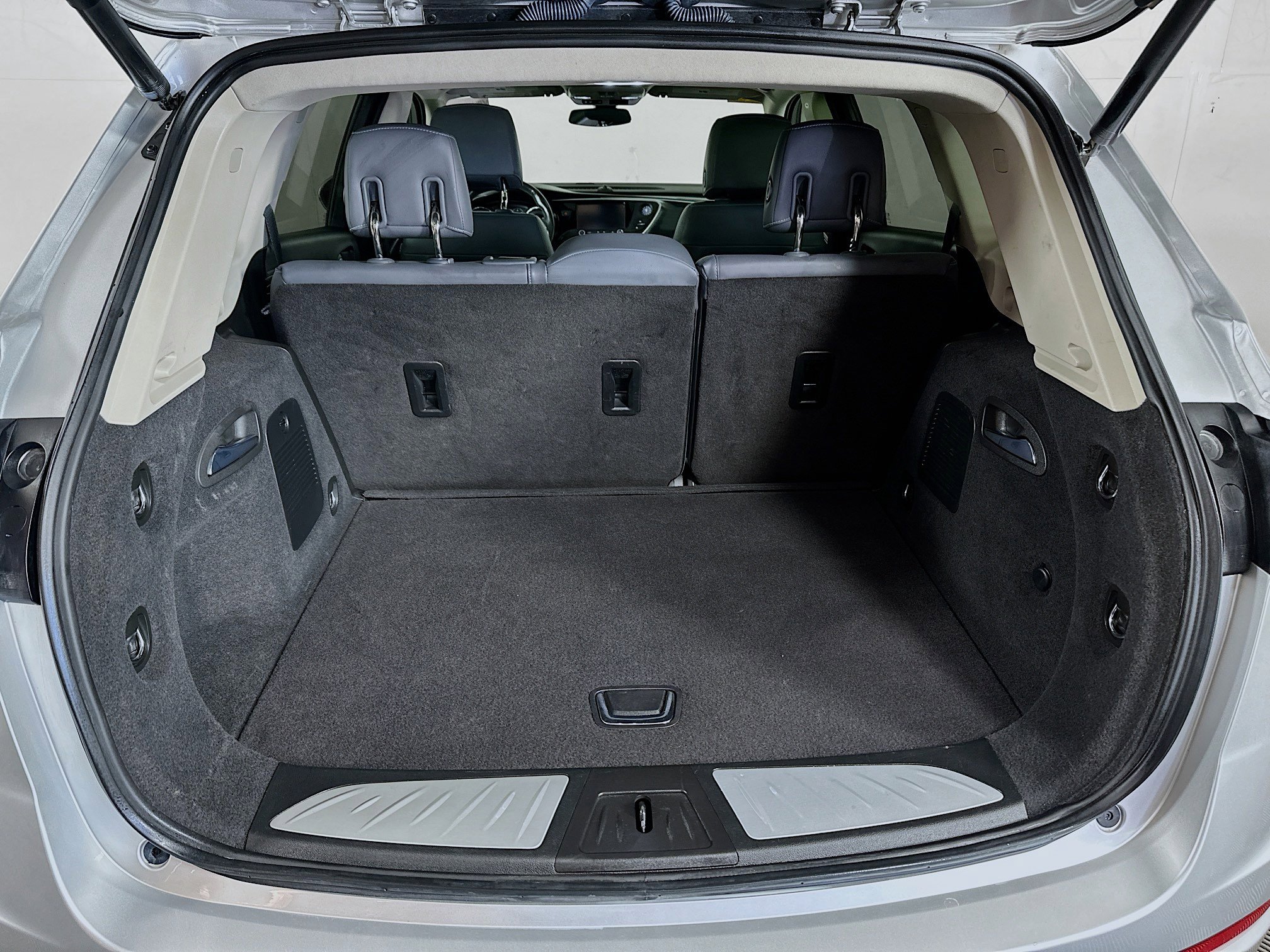 Used 2019 Buick Envision Essence AWD/4WD image 25