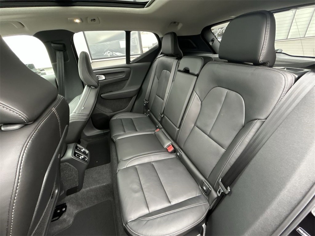 Certified 2025 Volvo XC40 B5 Plus w/ Climate Package image 13