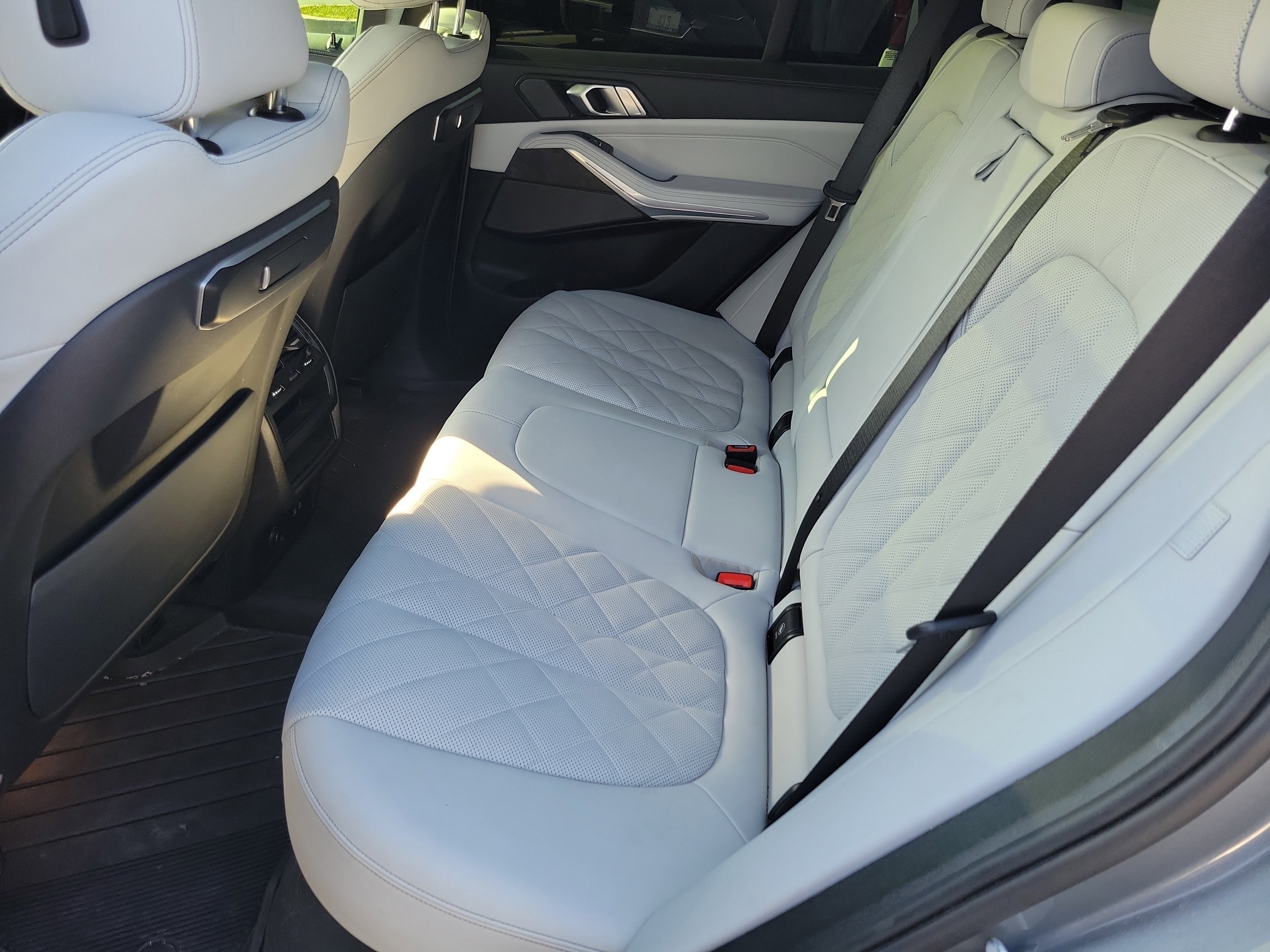 Used 2025 BMW X5 xDrive40i w/ Premium Package image 12