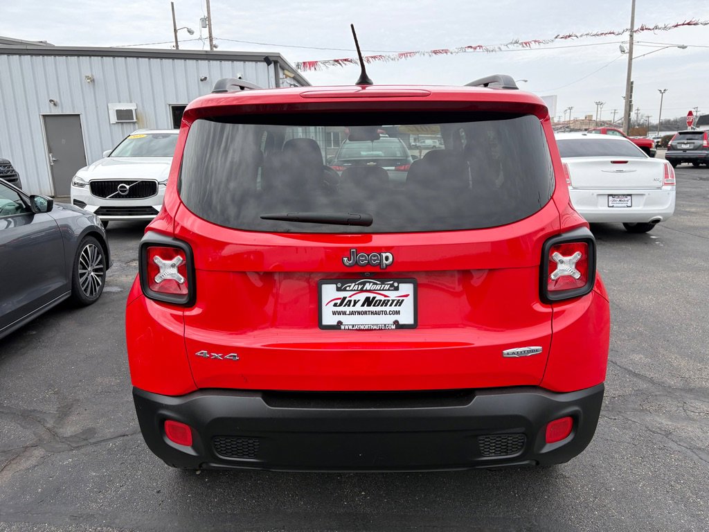Used 2017 Jeep Renegade Latitude w/ Cold Weather Group image 4