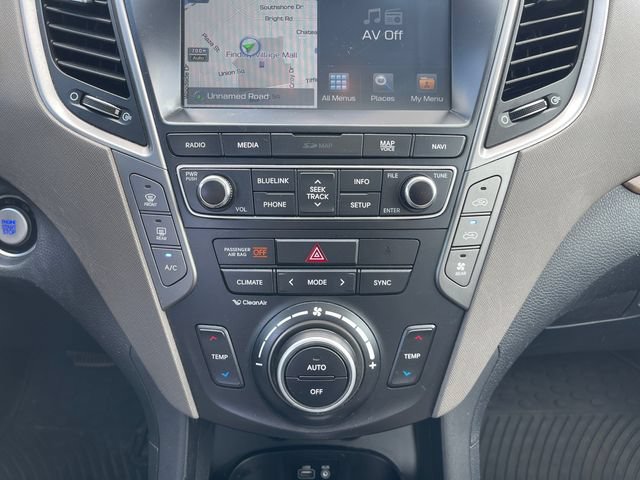 Used 2017 Hyundai Santa Fe AWD image 25