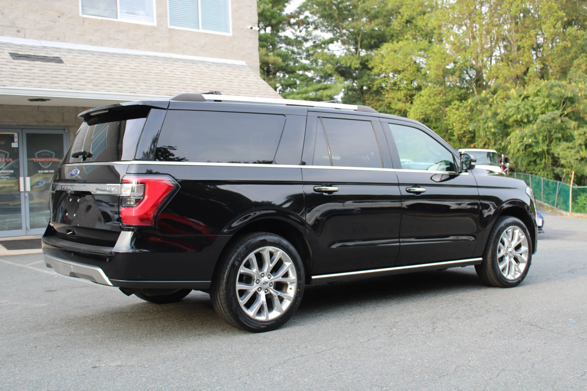 Used 2019 Ford Expedition Max Limited w/ Equipment Group 302A AWD/4WD image 7