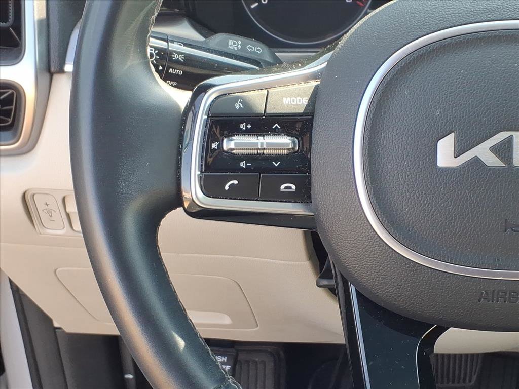 Used 2023 Kia Sorento S w/ Panoramic Sunroof Package image 19