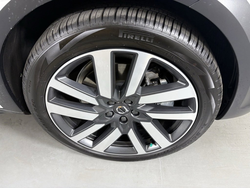Used 2025 Volvo V90 B6 Cross Country Plus w/ Protection Package Premier image 11