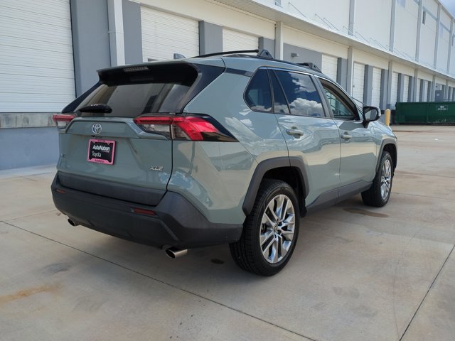 Used 2022 Toyota RAV4 XLE Premium FWD image 5