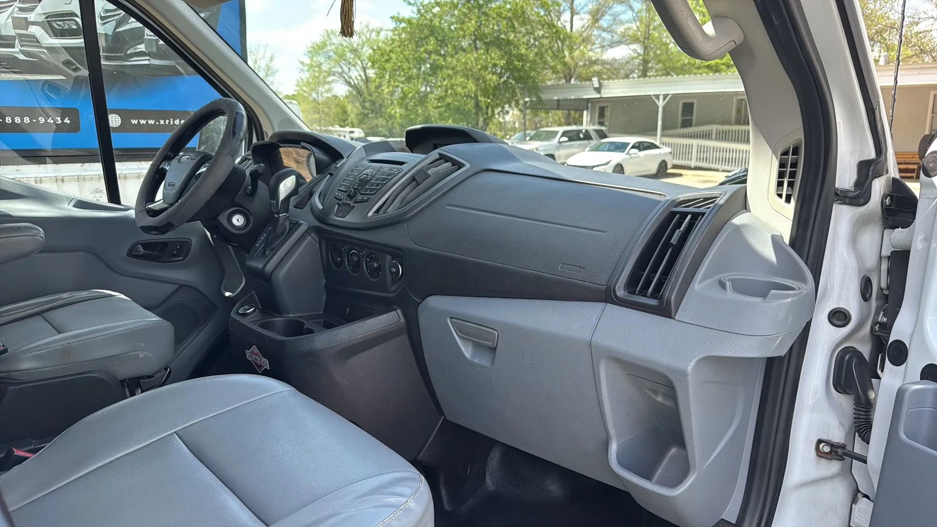 Used 2017 Ford Transit 150 XL RWD image 18