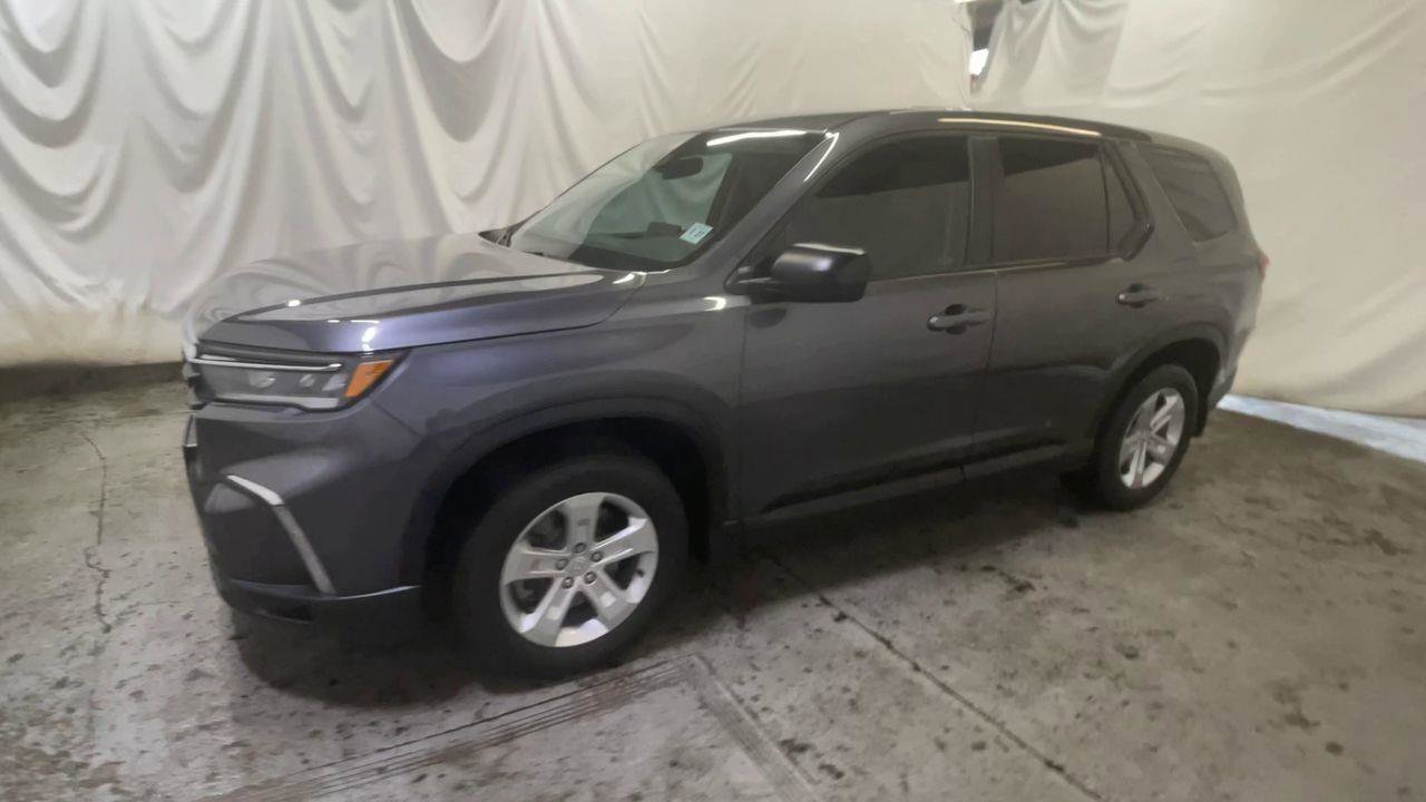 Used 2023 Honda Pilot LX image 4
