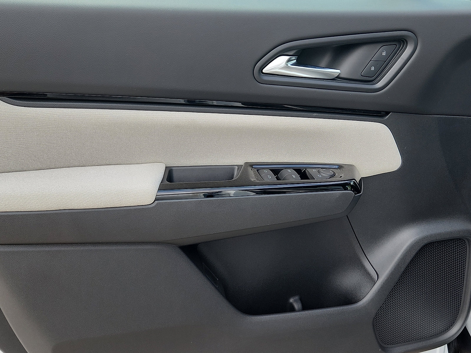 New 2026 Honda Prologue EX image 8