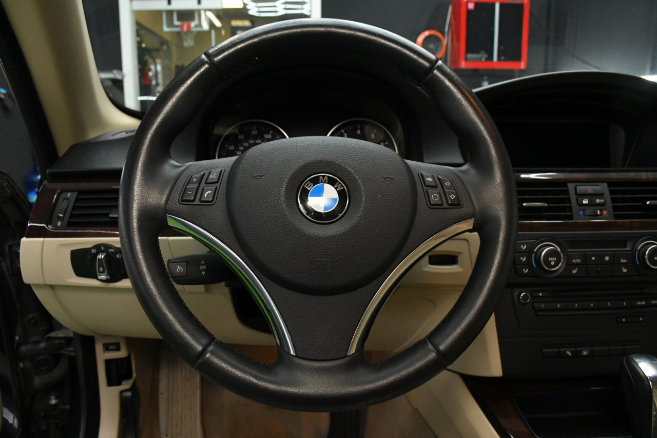 Used 2011 BMW 335i Coupe image 16