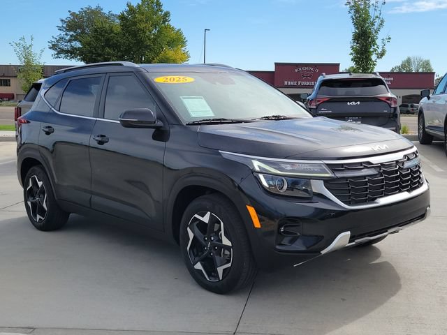 Used 2025 Kia Seltos EX FWD image 7