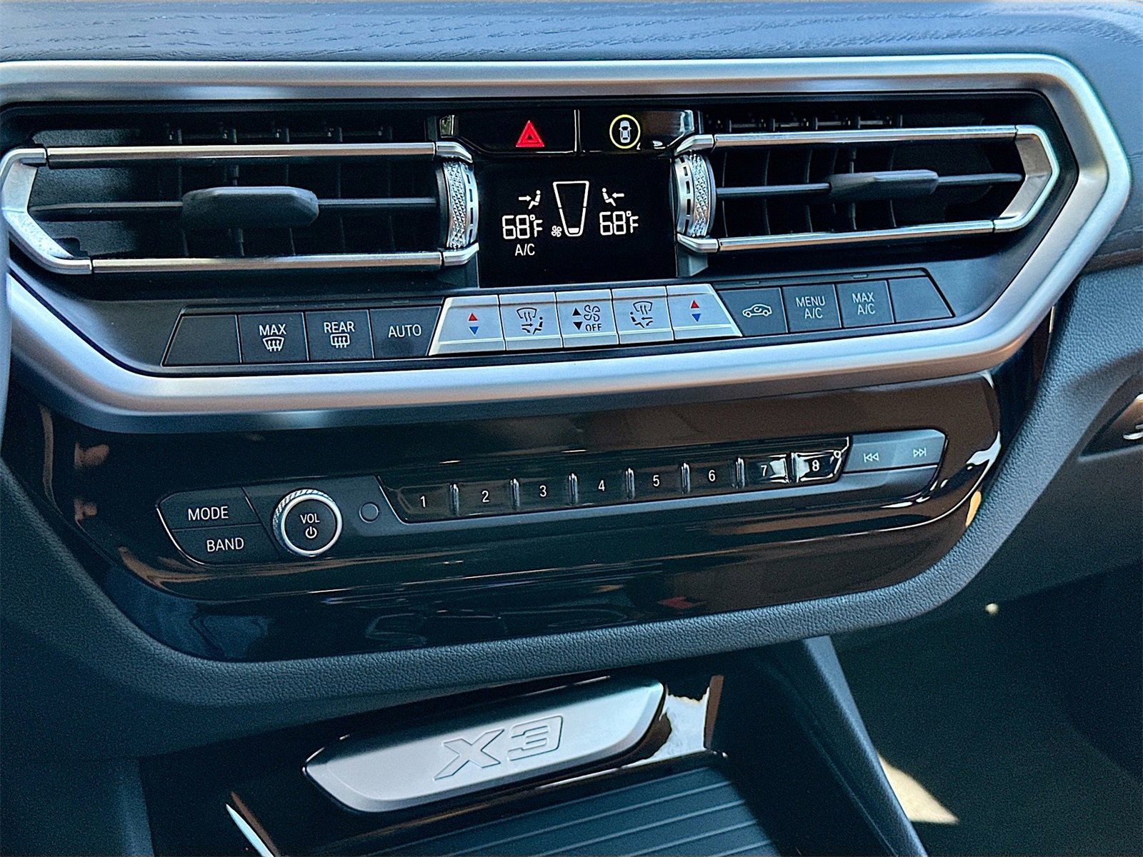 Used 2024 BMW X3 sDrive30i w/ Convenience Package image 16