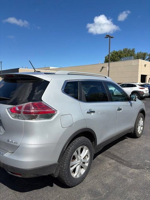 Used 2016 Nissan Rogue SV w/ SV Premium Package AWD/4WD image 12
