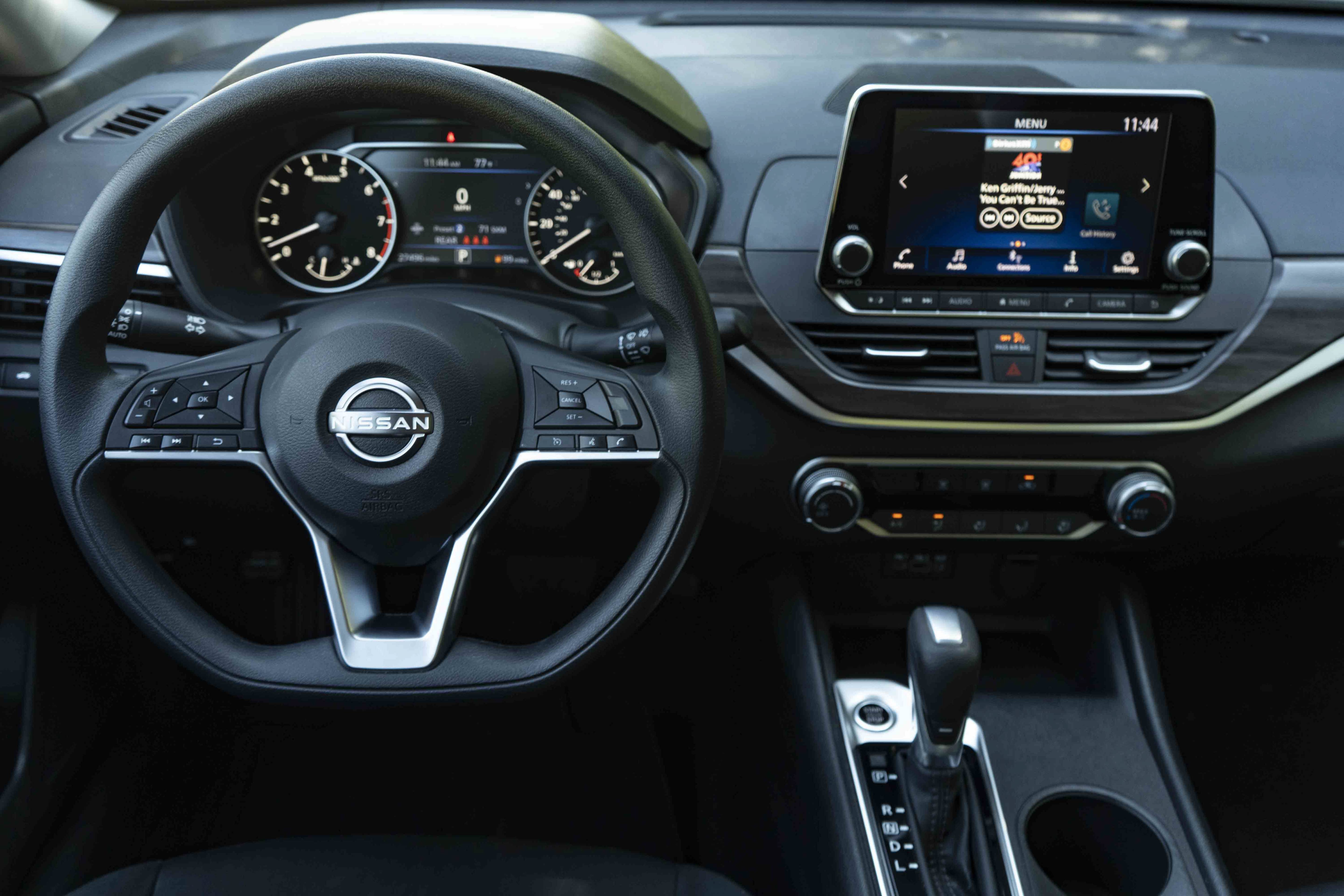 Used 2025 Nissan Altima 2.5 SV FWD image 19