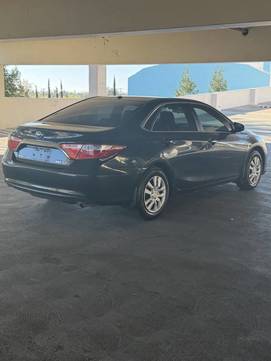 Used 2017 Toyota Camry XLE image 36