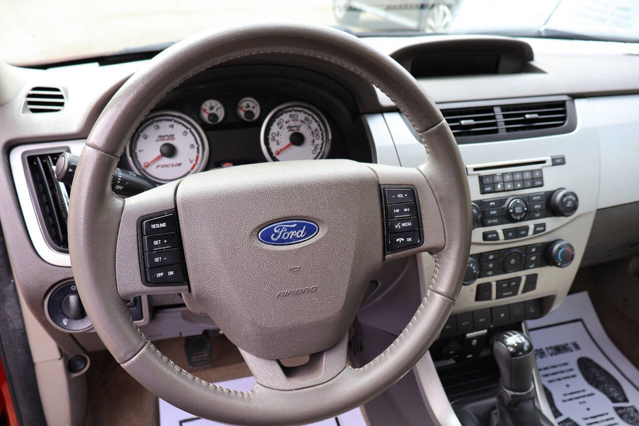 Used 2010 Ford Focus SES FWD image 20