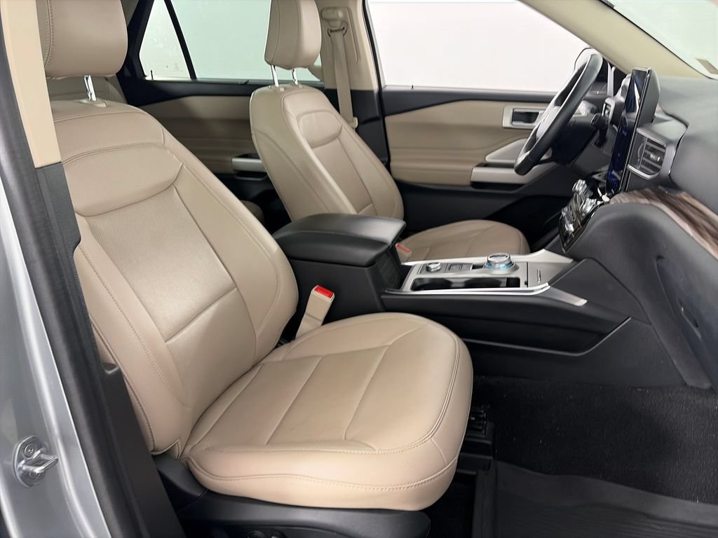 Used 2023 Ford Explorer Limited w/ Limited Technology Package AWD/4WD image 32