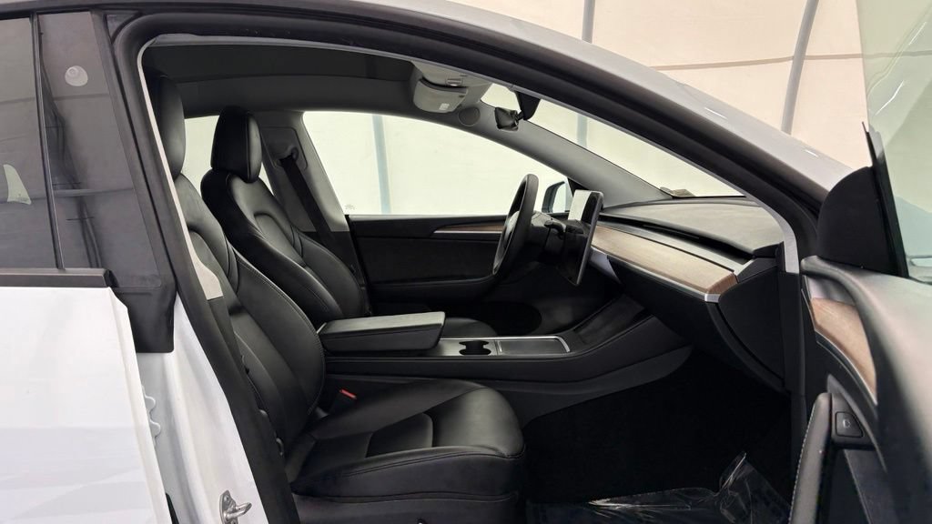 Used 2024 Tesla Model Y Long Range AWD/4WD image 26