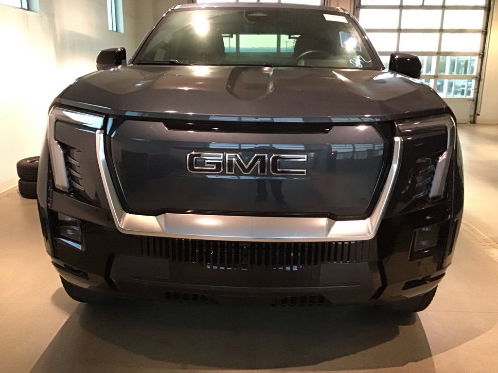 Used 2025 GMC Sierra EV Denali AWD/4WD image 2