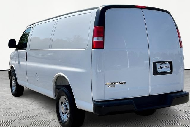 New 2025 Chevrolet Express 3500 w/ Driver Convenience Package RWD image 4