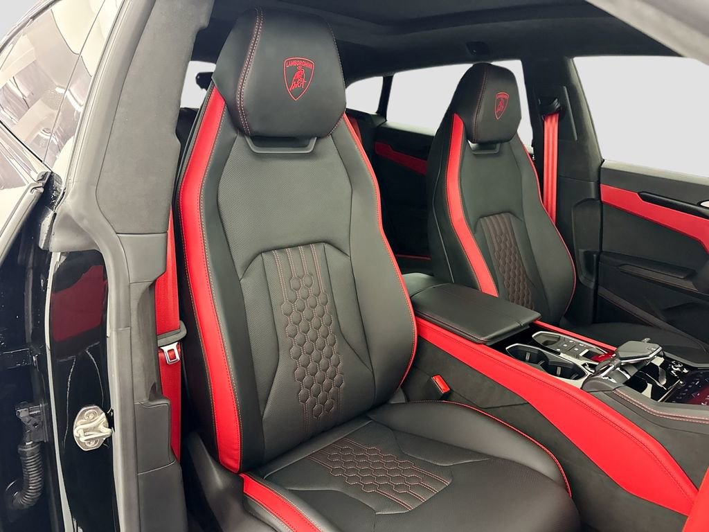 Used 2025 Lamborghini Urus Performante AWD/4WD image 31