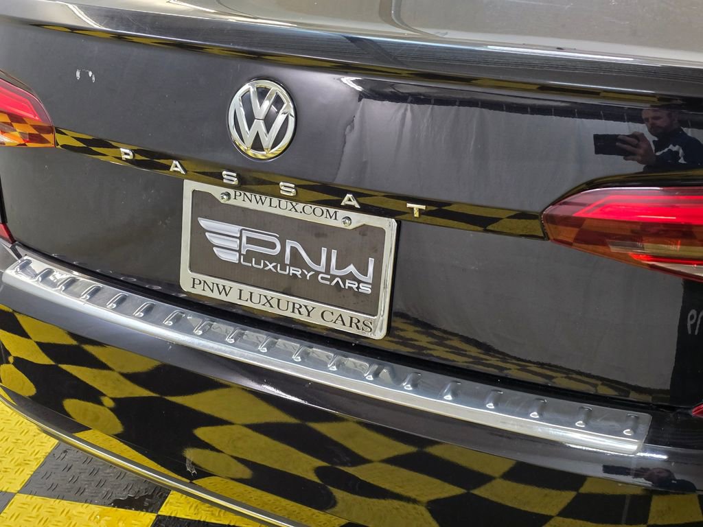 Used 2021 Volkswagen Passat 2.0T SE image 13