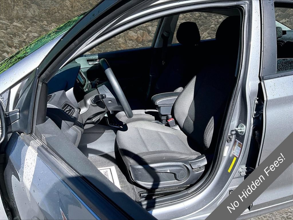 Used 2021 Hyundai Accent SE FWD image 21