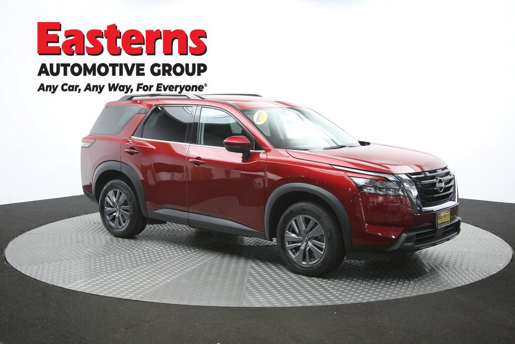 Used 2025 Nissan Pathfinder SV FWD image 48