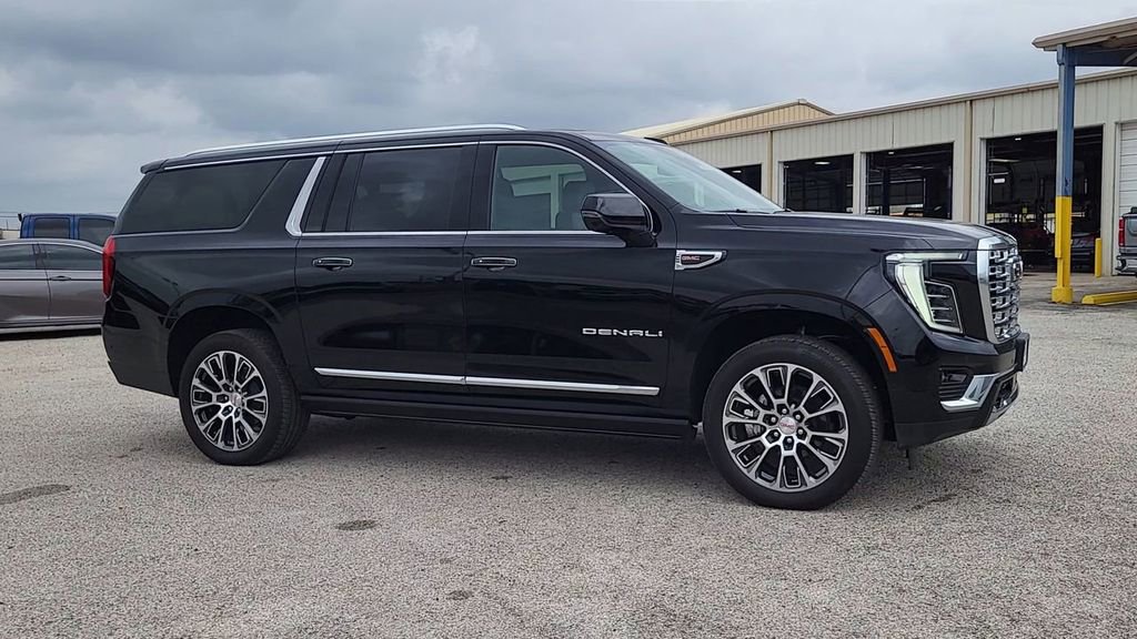 New 2026 GMC Yukon XL Denali w/ Sun & Power Step Package image 9