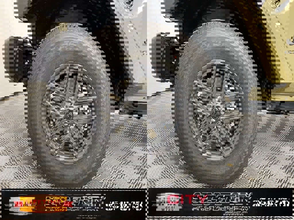 New 2025 Jeep Gladiator Sport image 9