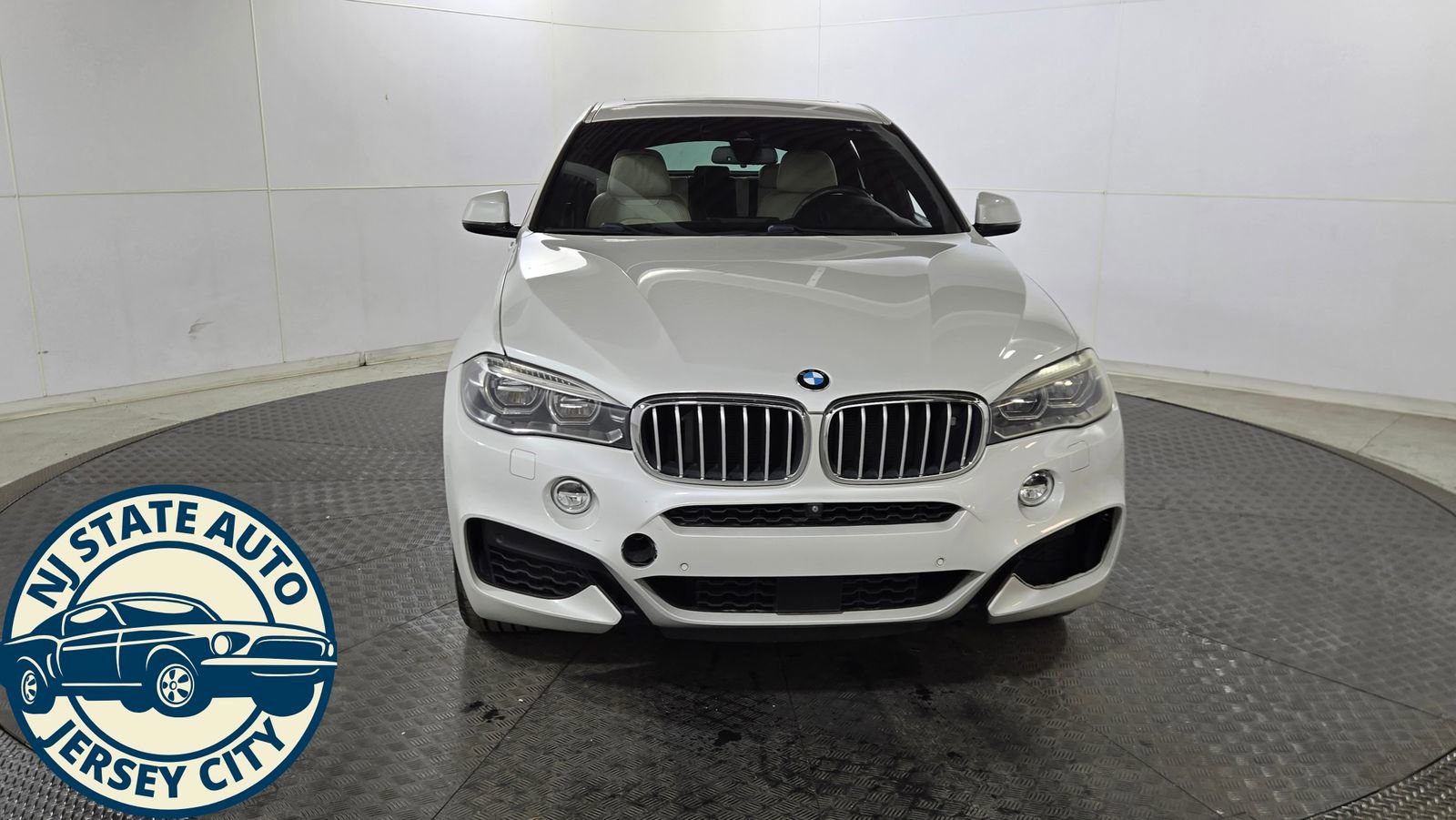Used 2017 BMW X6 xDrive50i w/ Executive Package image 2
