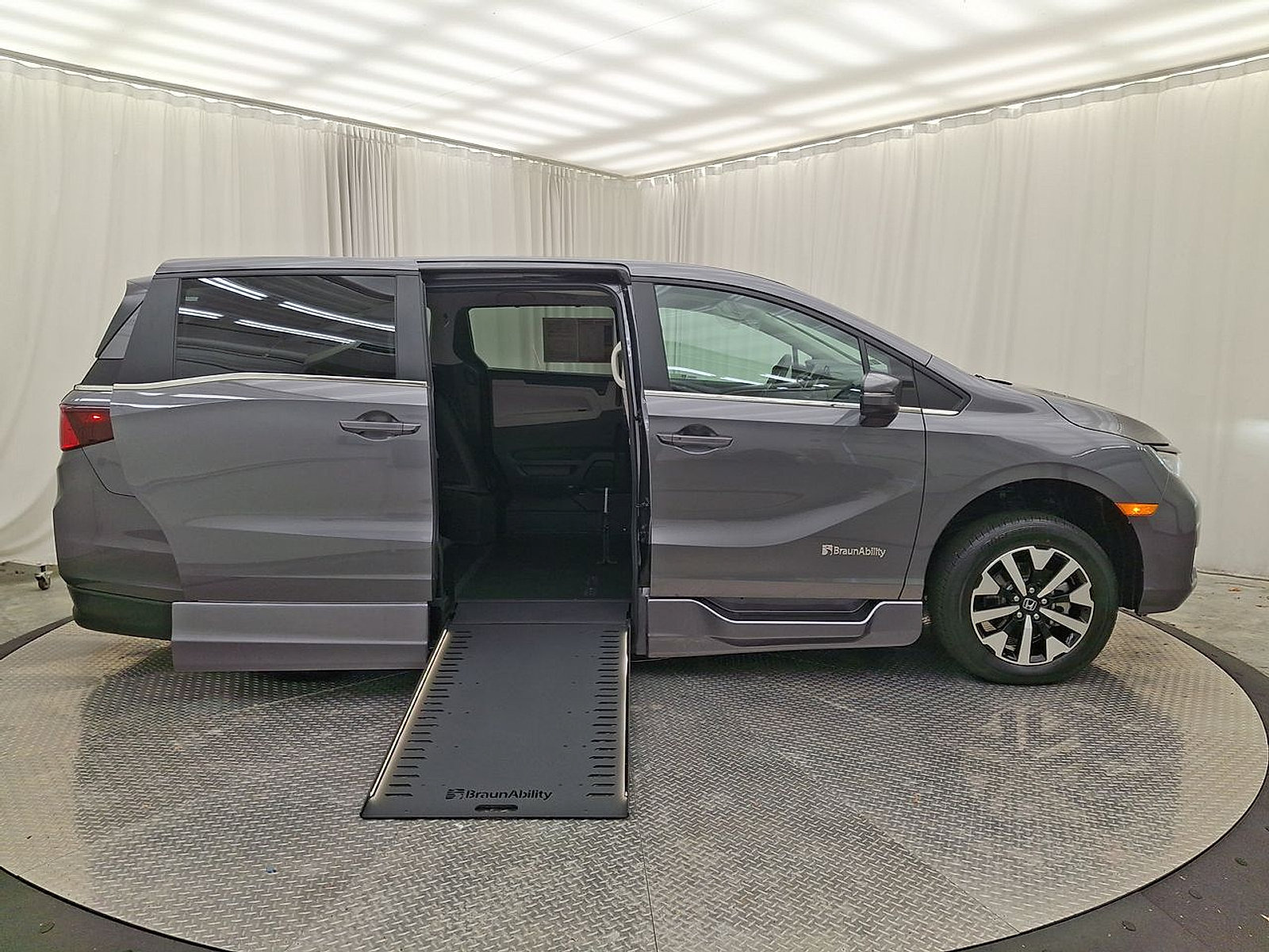 Used 2026 Honda Odyssey EX-L image 29